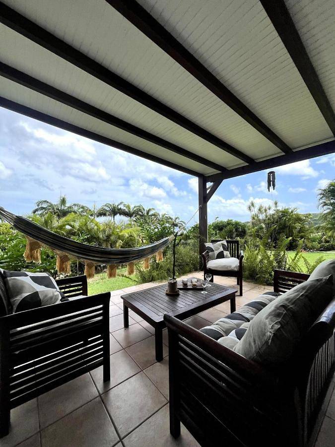 Appartement de vacances pour 4 personnes, avec jardin ainsi que piscine et vue, adapté aux familles