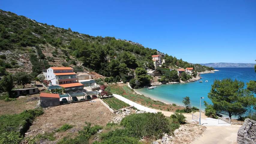 Gîte pour 6 personnes, avec terrasse à Jelsa