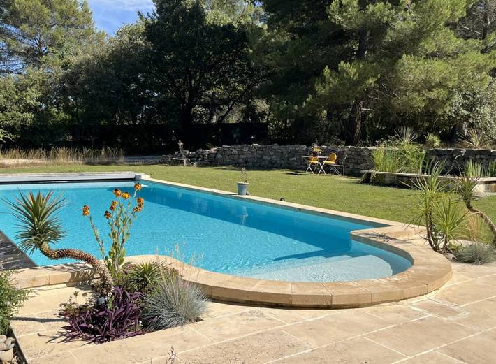 Location de vacances pour 2 personnes, avec piscine et jardin à Saint-Cannat - 2