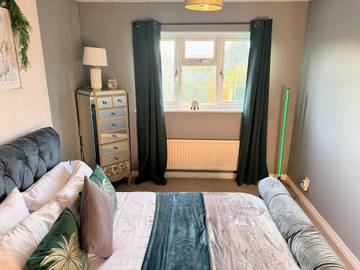 Holiday Rental for 8 People in Ashford, Kent, Photo 1