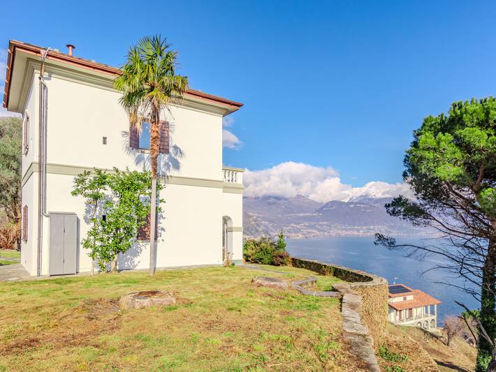 Ferienhaus für 4 Personen, mit Garten und Seeblick sowie Terrasse in Pianello del Lario