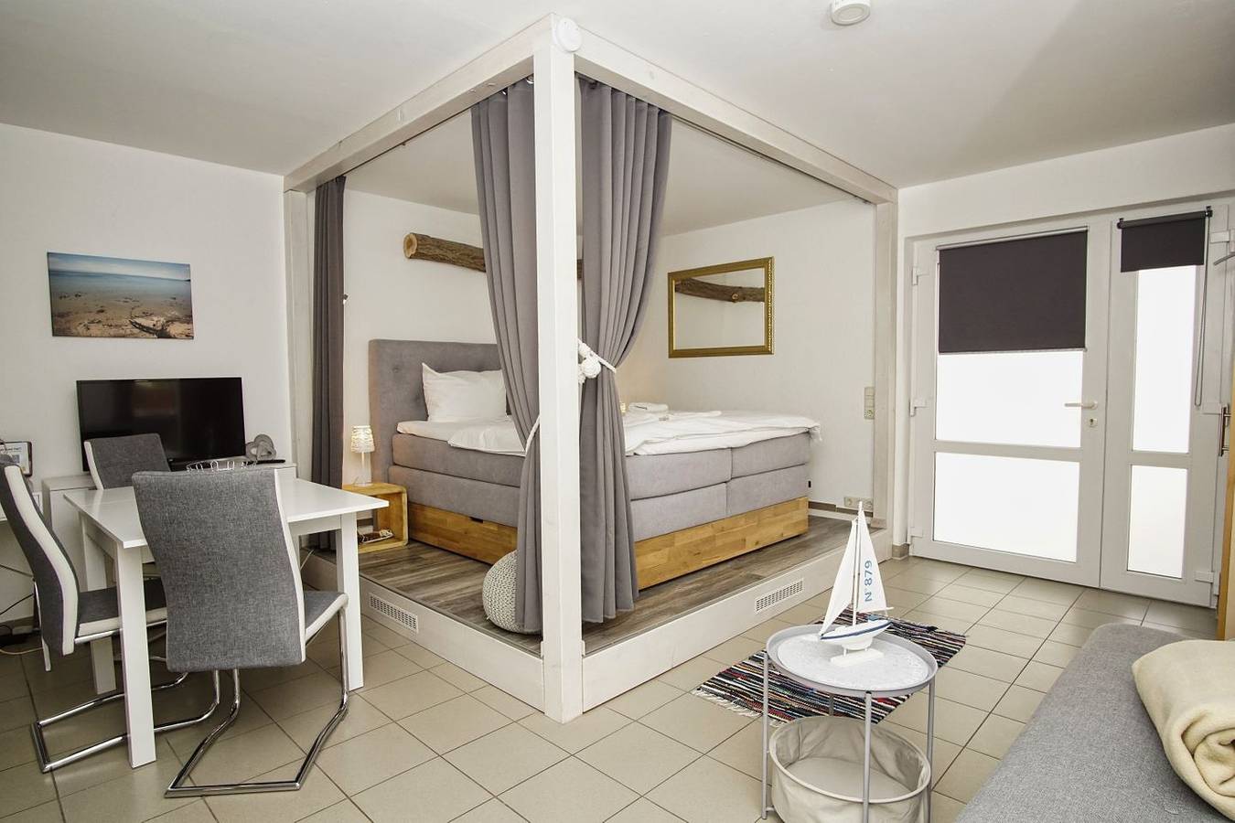 Entire apartment, Hafennahe 1-Raum-Ferienwohnung mit kleinem Garten - Haus Windland Fewo 24 in Wiek, Ruegen