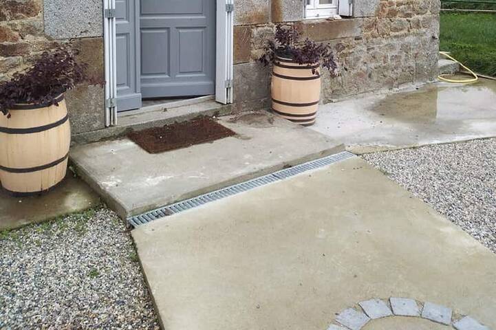 Location de vacances pour 10 personnes, avec piscine ainsi que terrasse et jardin à Sains