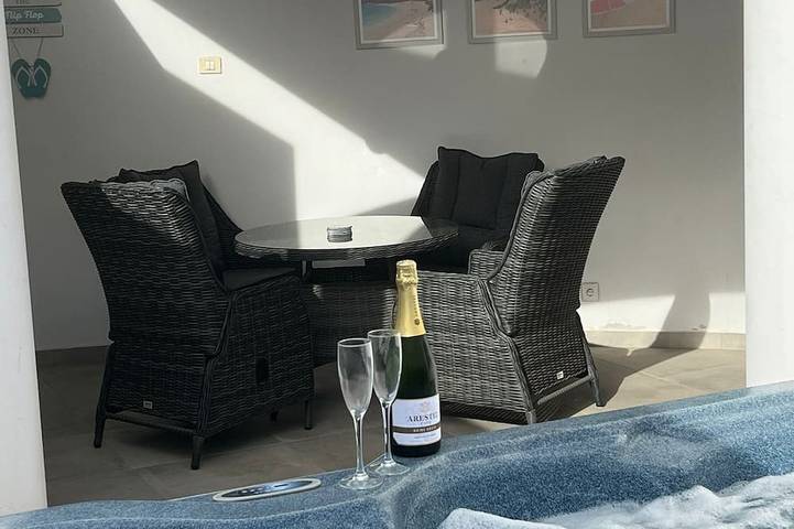 Villa für 4 Personen, mit Pool und Whirlpool sowie Terrasse auf Fuerteventura