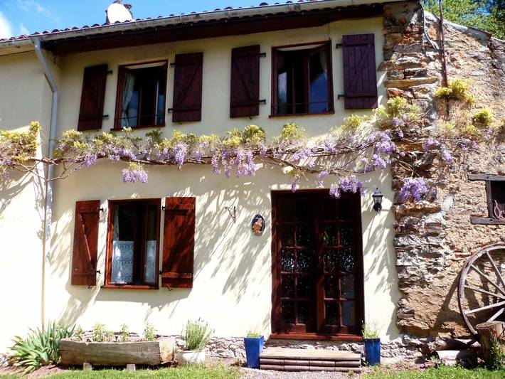 Gîte pour 5 personnes, avec piscine, adapté aux familles à Vernoux-en-Gâtine