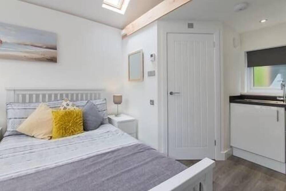 Beautiful Retreat for 2. Near Eden, Heligan & the coast. in St Austell, Cornwall