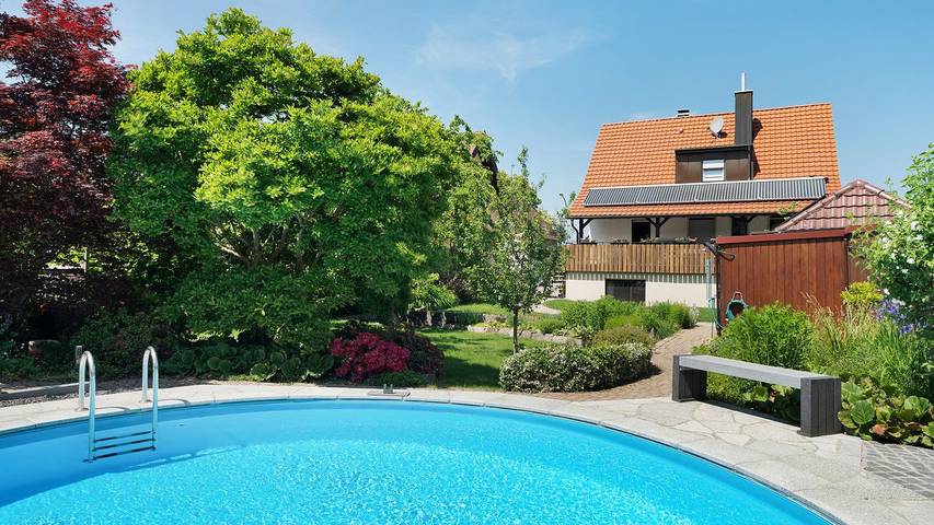 Ferienwohnung für 2 Personen, mit Garten und Pool, kinderfreundlich in Bühl