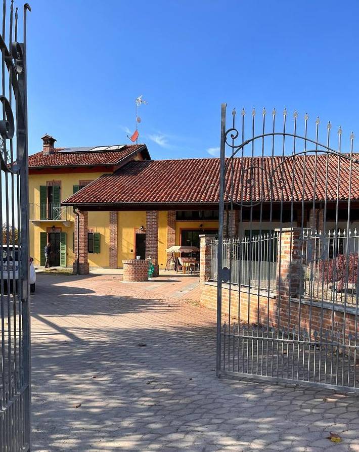 Pension voor 3 personen, with Terras and Tuin as well as Uitzicht in Fossano