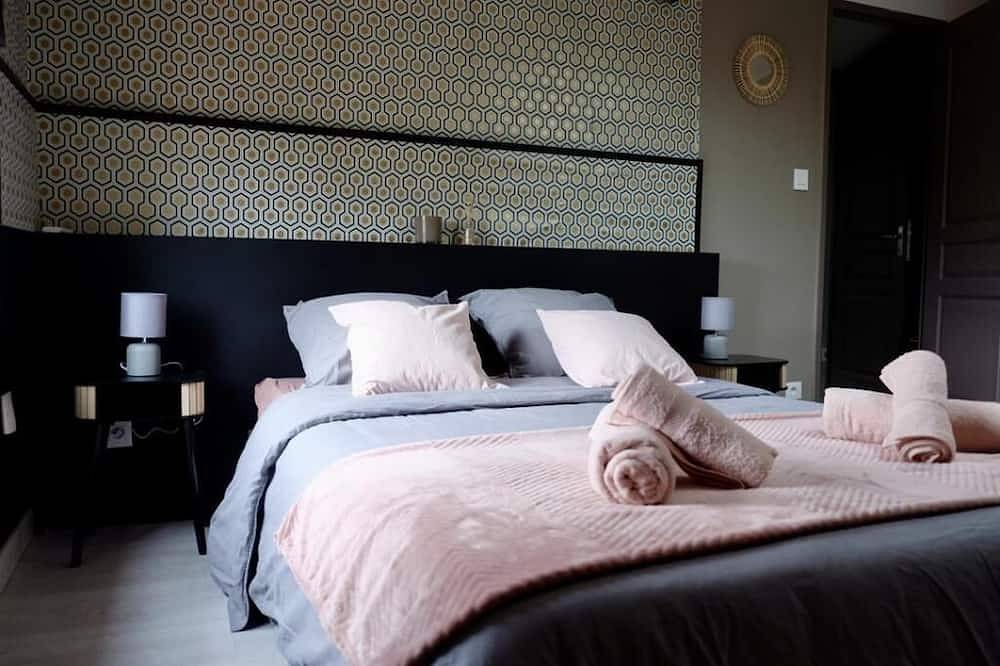 Entire apartment, Charming, cosy T3 in the heart of the historic center in Montauban, Tarn-et-Garonne