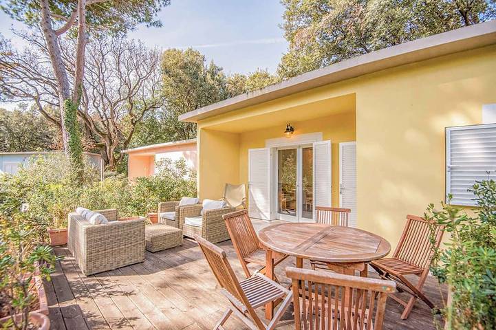 Bungalow für 6 Personen, mit Garten und Pool in San Vincenzo