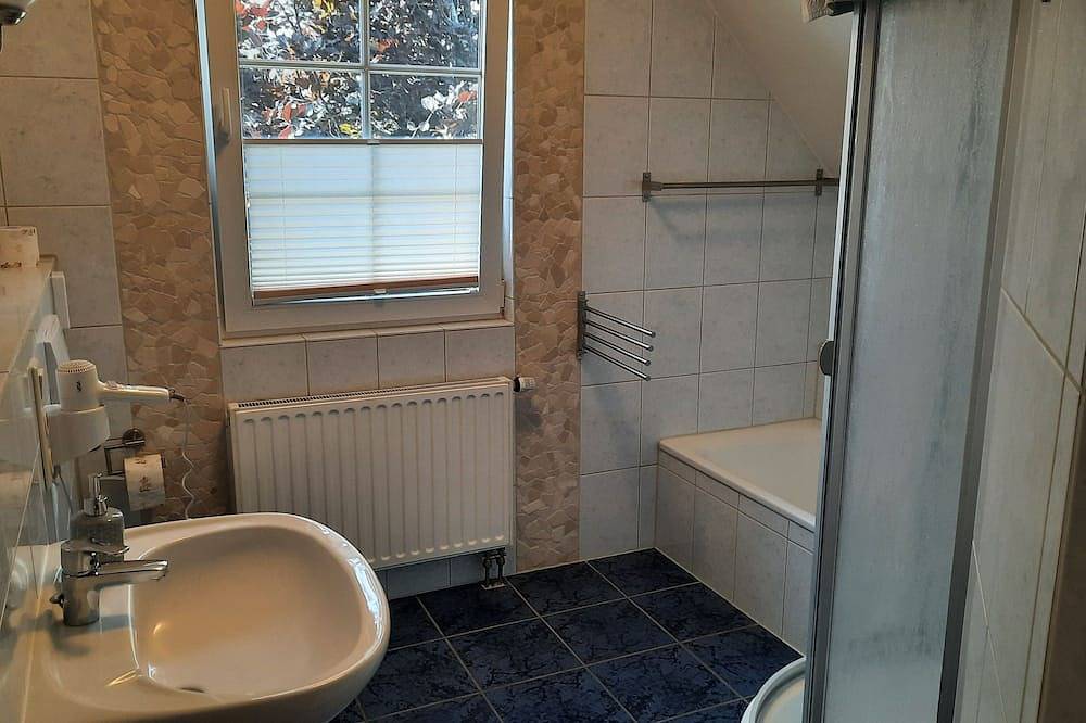 Ganze Wohnung, Fewo Og - Ferienhaus Wilhelmine Usedom- Ferienwohnungen mit Garten in Mölschow, Usedomer Norden