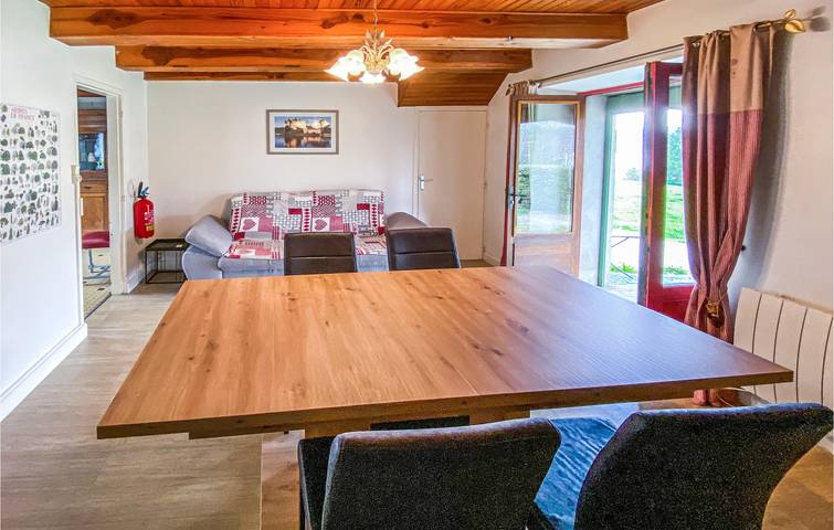 Location de vacances pour 4 personnes, avec terrasse dans le Cantal - 3