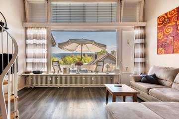 Ferienwohnung für 4 Personen, mit Seeblick und Balkon in Gaienhofen