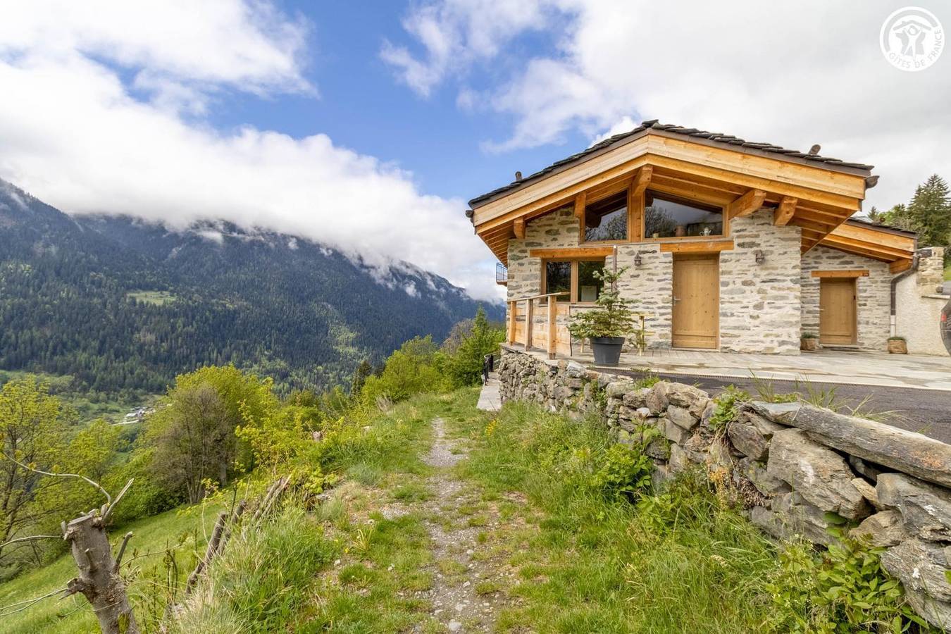 Les Deux Têtes in Montvalezan, Albertville region