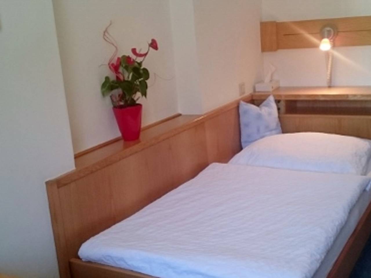 Hotel "Zum Goldenen Hirschen"   -  Kirchenwirt - Dreibettzimmer in Göstling an der Ybbs, Mostviertel-Eisenwurzen