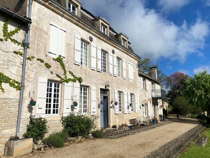 Chambre avec petit déjeuner pour 4 personnes, avec terrasse et piscine, adapté aux familles à Tournus - 2