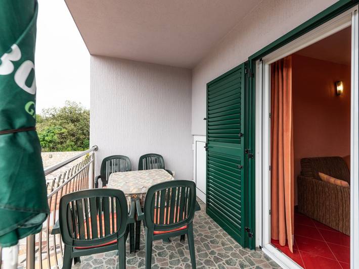 Ferienwohnung für 4 Personen, mit Pool und Garten sowie Balkon in Marina - 2