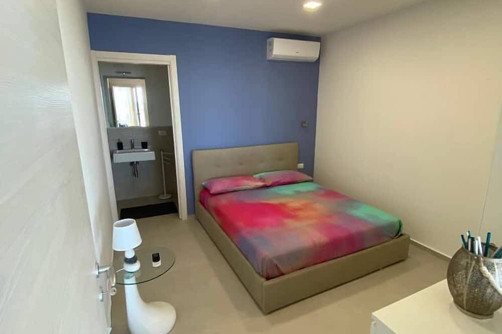 Villa sul Mare, il Mare Dalla tua Camera da Letto, 20 Scalini e ti Puoi Tuffare in Augusta (Sicilia), Augusta (Municipio)