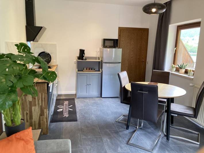 Ganze Wohnung, Ferienwohnung mit Meerblick und Privatstrand in Feld am See, Villach-Land