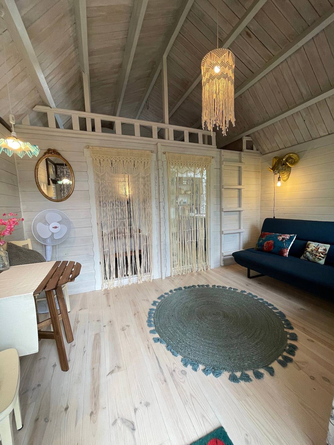 Chalet « Sans Souci » avec terrasse privée, Wifi et climatisation in Ahun, Région de Guéret
