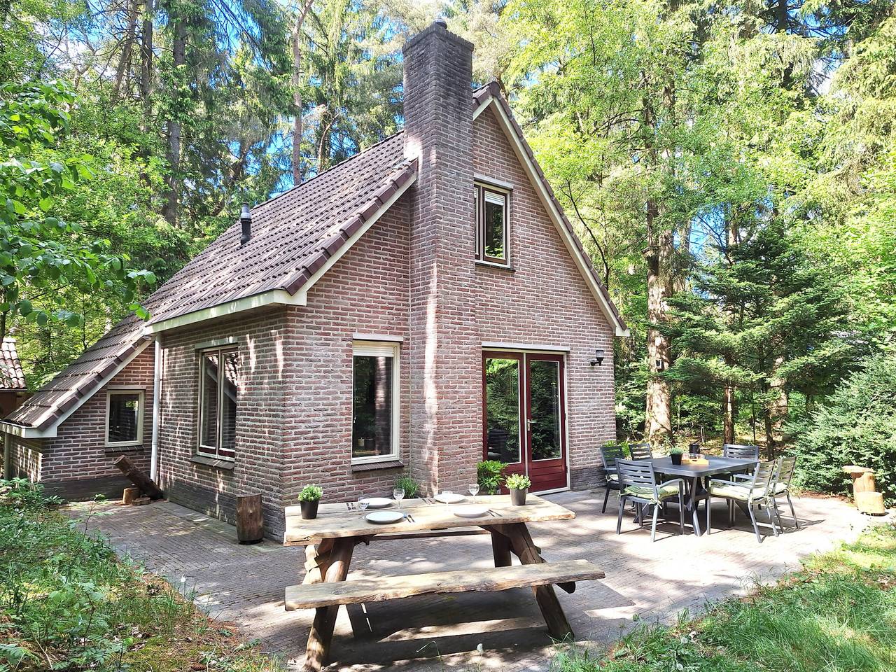 Komfortables 5-Personen Ferienhaus mit Holzofen im Wald bei Norg, Drenthe in Drenthe