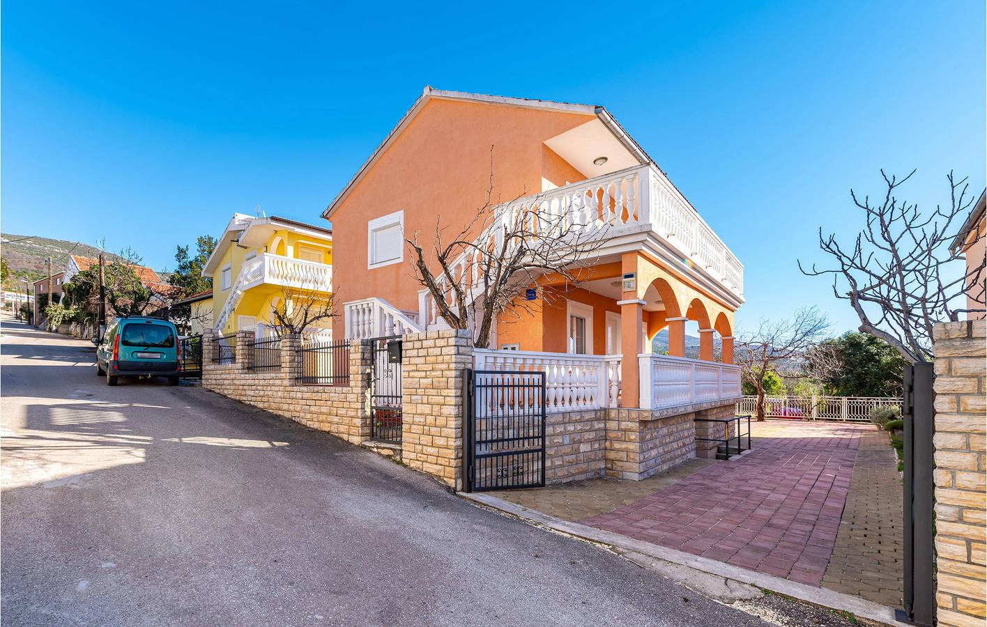 Ganze Ferienwohnung, Ferienwohnung für 4 Personen mit Terrasse in Donji Karin, Zadar