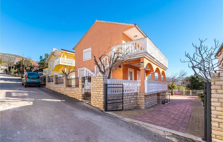 Ferienwohnung für 4 Personen, mit Terrasse in Zadar - 2