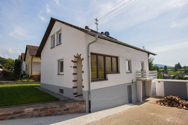 Ferienwohnung für 4 Personen, mit Garten und Balkon in Friesenheim