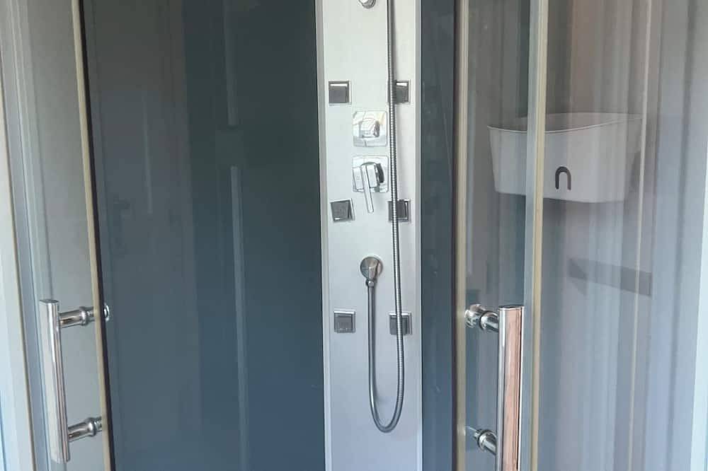 Charmante petite maison du 17ème siècle près du lac du Guerledan avec Climatiseu in Saint-Mayeux, Cotes-d'Armor