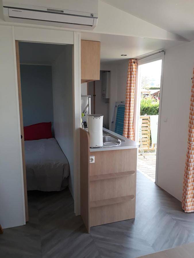 Location de vacances pour 4 personnes, avec vue ainsi que jardin et piscine à Condrieu - 4