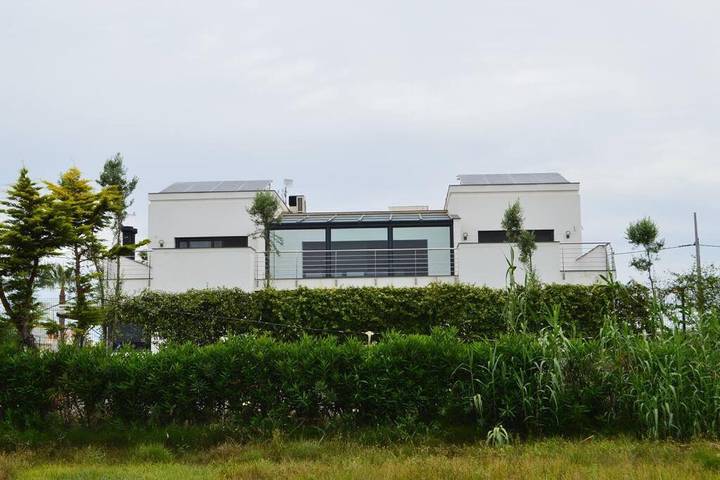Chalet para 6 personas, con Balcón y Jacuzzi además de Terraza y Piscina en Safor