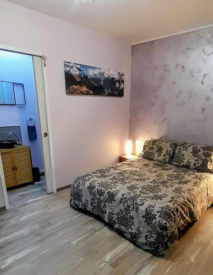 Chambre d’hôte pour 2 personnes, avec Terrasse ainsi que Jardin et Piscine