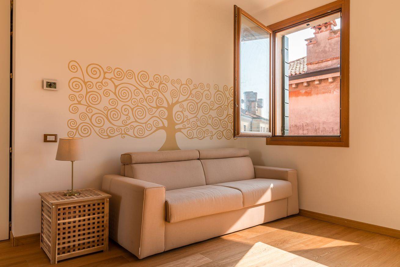 Entire apartment, Sunny Nest Canal View in Venice, Venice Province
