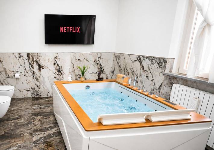 Villa per 2 persone, con Balcone e Idromassaggio nonché Terrazza e Giardino a San Giuliano Terme