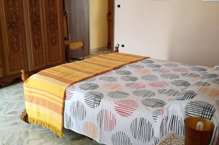 Panoramico a 10 metri dal mare con ampissimo terrazzo in Torre Archirafi, Riposto