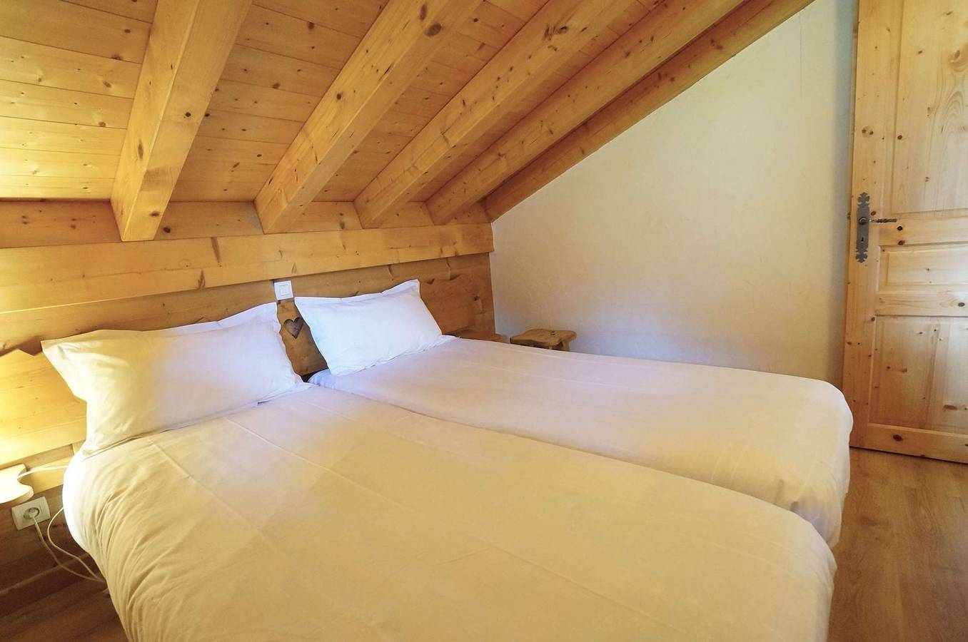 Entire holiday apartment, Slopes and Heart of Village and Large Terrace in Le Grand-Bornand, Annecy region