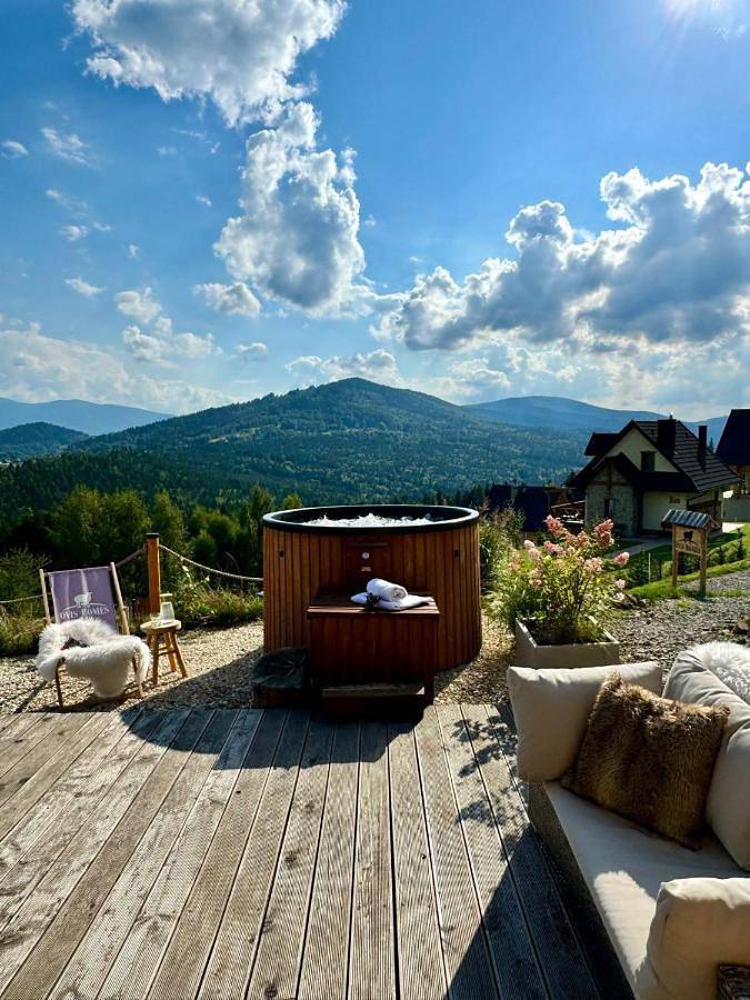 Gîte pour 8 personnes, avec jardin et jacuzzi à Stryszawa