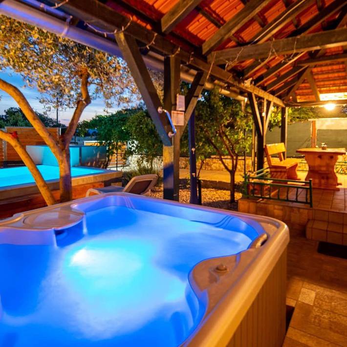 Ferienhaus für 5 Personen, mit Whirlpool und Terrasse sowie Garten, mit Haustier in Kroatien - 3