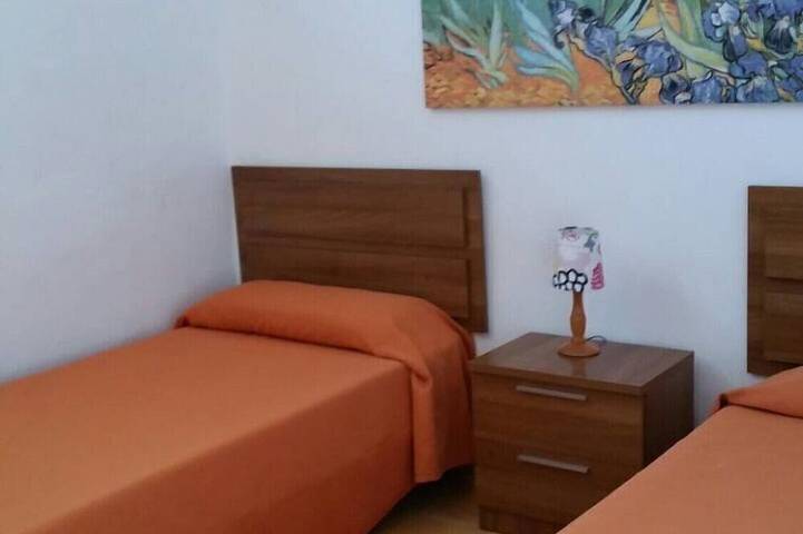 Very spacious bungalow with terrace, sea views, community pool and jacuzzi. in Playa de las Meloneras, San Bartolomé de Tirajana