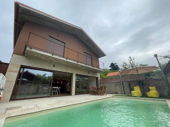 Location de vacances pour 6 personnes, avec balcon et vue ainsi que piscine et jardin dans Campo Do Gerez - 2