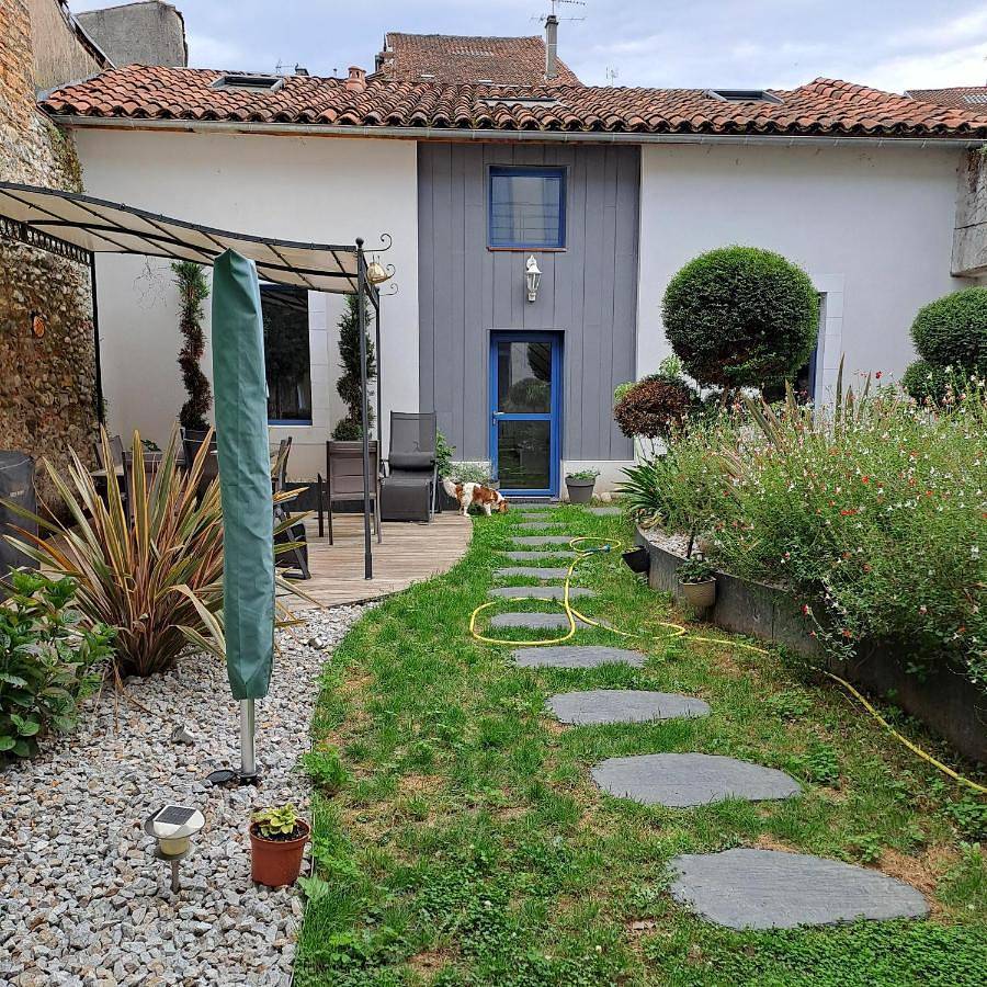 Appartement entier, Two-Bedroom Apartment in Saint-Gaudens, Haute-Garonne