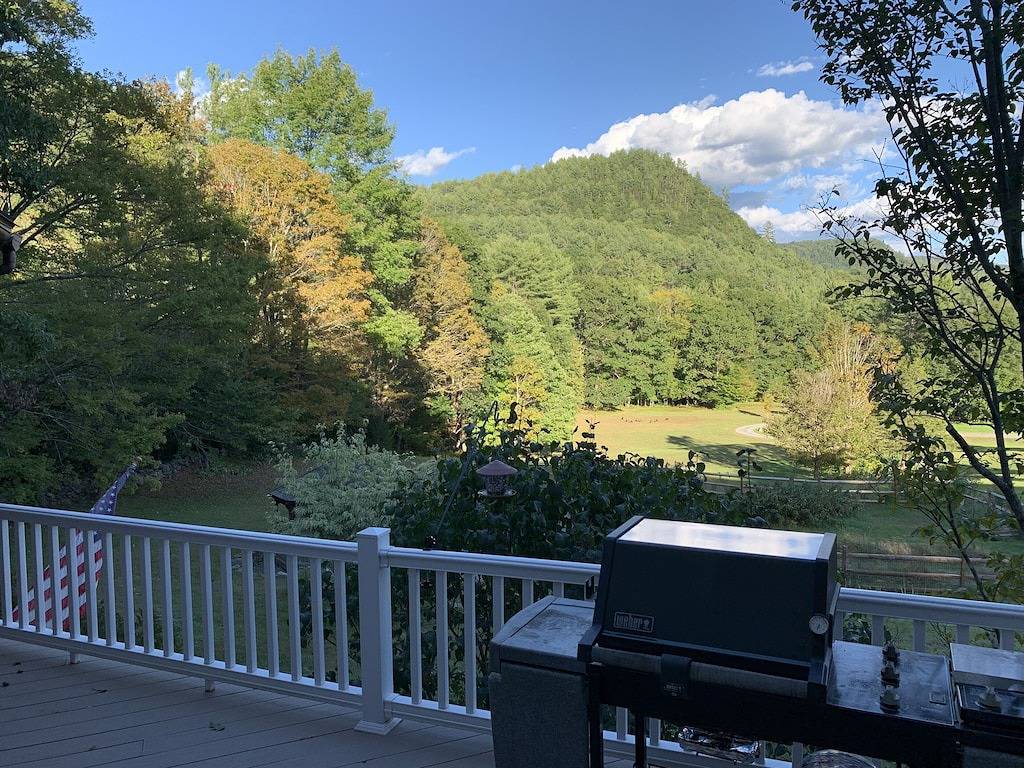 Modern private home 30 acres w/ pool, river, billiards, & near 4 ski mtns in Townshend, Windham County