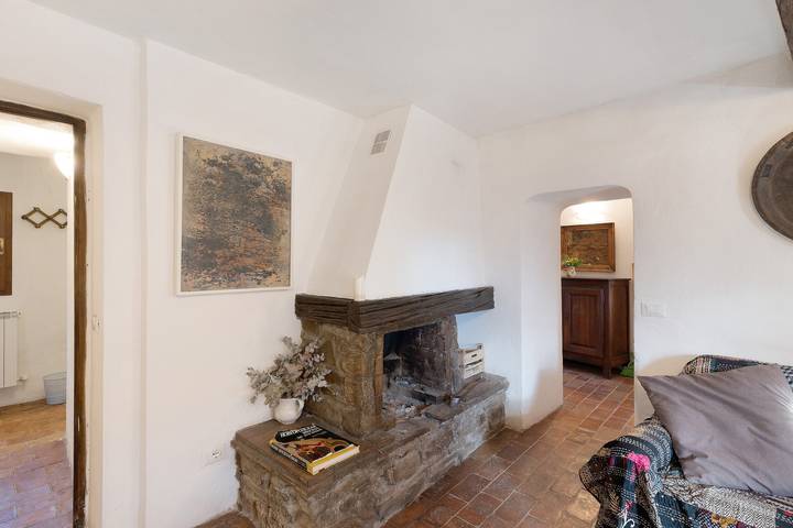 Appartamento intero, Appartamento 'La Dolce Vita - Unità 17' con Vista Montagna e Terrazza Privata in Baiardo, Alpi Liguri