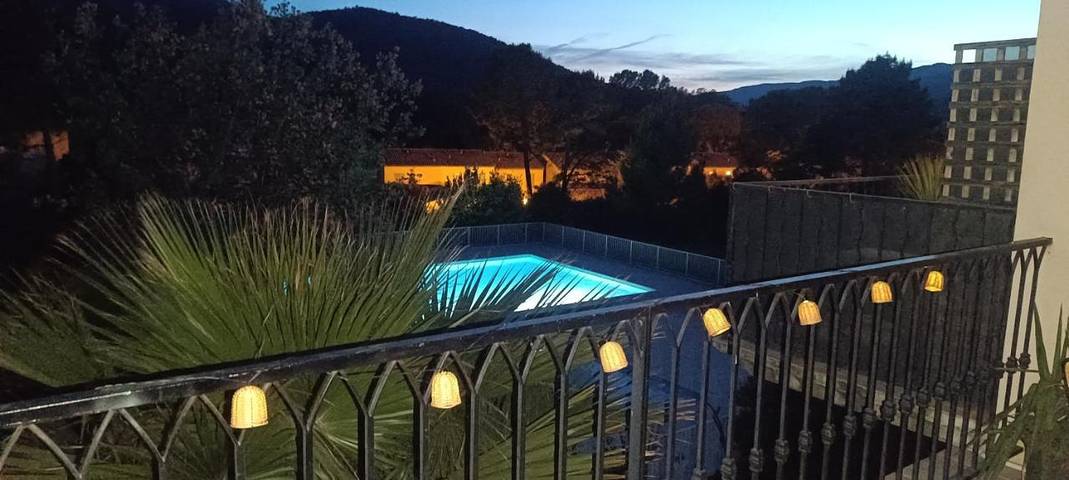 Ferienwohnung für 4 Personen, mit Pool und Terrasse sowie Ausblick - 1