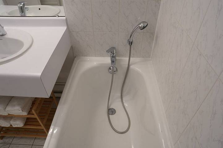 Appartement entier, Serene 1-bedroom apartment in charming Poissy perfect for relaxing stay in Poissy, Yvelines