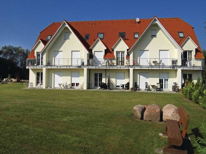Ferienhaus für 4 Personen, mit Balkon und Garten in Gollwitz