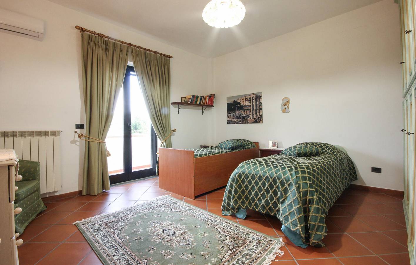 Gemütliches Apartment mit Pool und Parkplatz, 2 km von der Küste entfernt in Pozzuoli, Neapel Provinz