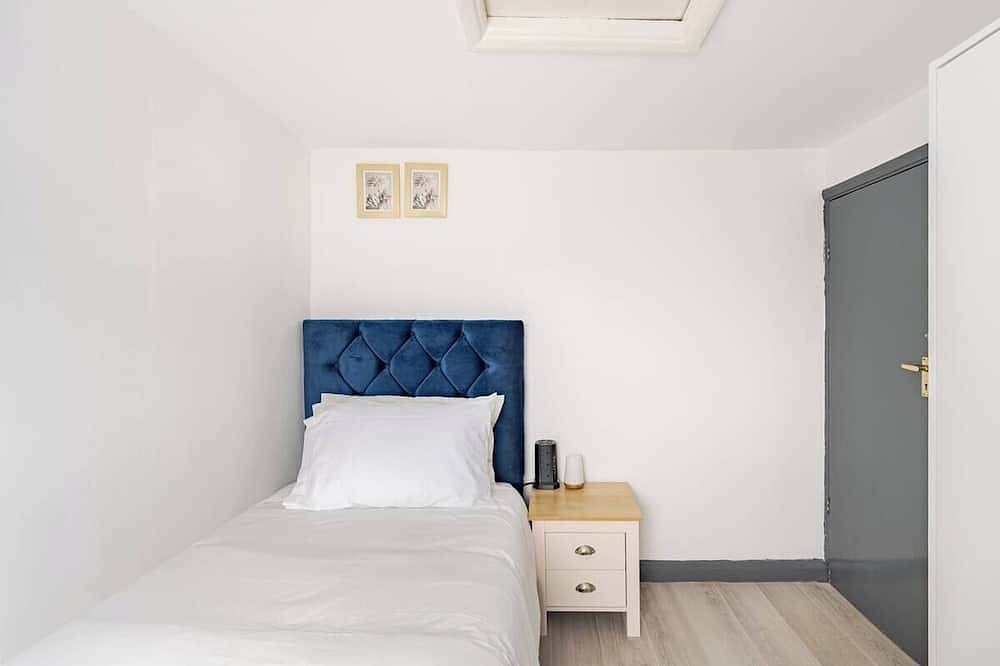 The Barack Nest, Comfy 3Br Home • Contractor Friendly • Town Central Stay• Free Parking + Wi-Fi in Colchester, Essex