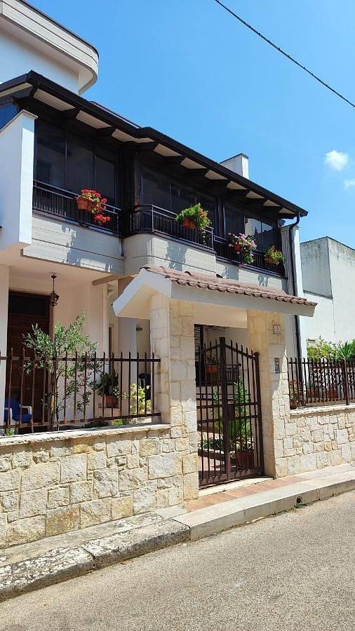 B&b per 2 persone, con balcone e giardino a Turi