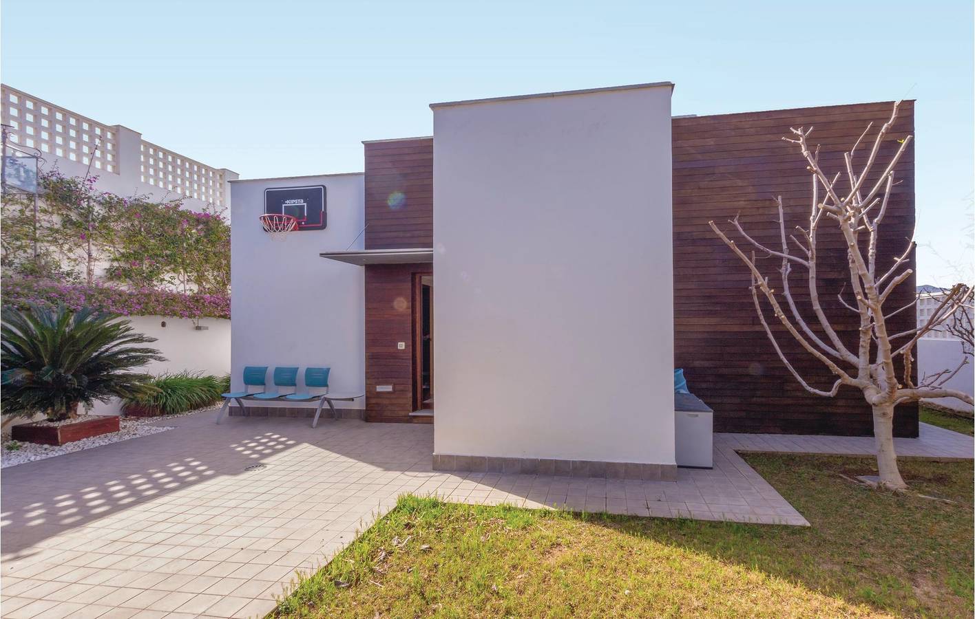 Cabria Beachfront Retreat mit Pool in Curumbico, Almuñecar
